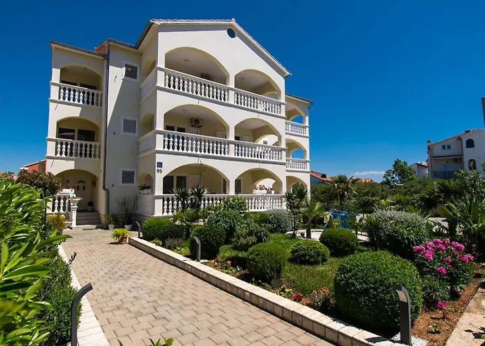 Apartments Kendes